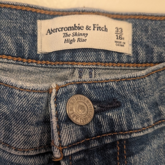 High Rise Jeans - Picture 4 of 5